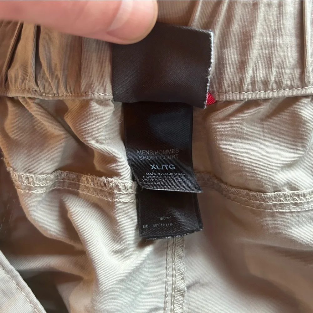 The North Face Men’s XL Outdoor/Hiking Convertible Pants.